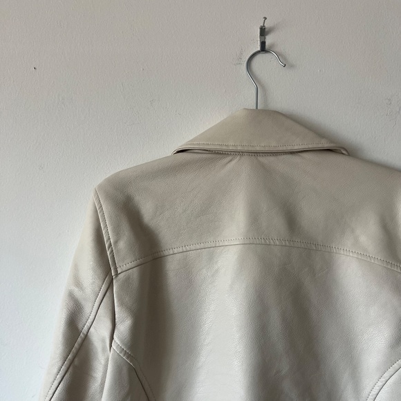 Abercrombie & Fitch Cream Faux Leather Jacket NWT size L - Picture 10 of 10